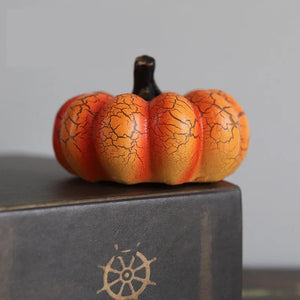 New Halloween Pumpkin Lantern Simulation Pumpkin LED Candle Lamp Resin Luminous Pumpkin.
